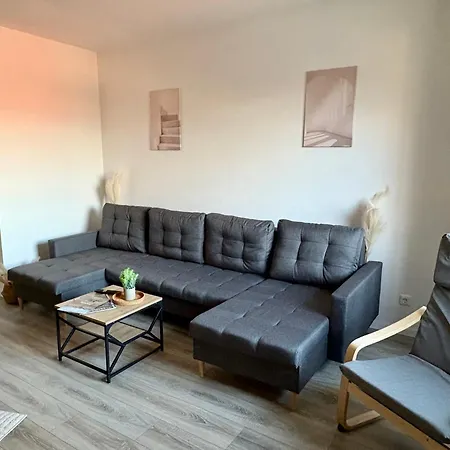 Komfort & Stil, Moderne Mit Fitnessraum شقة