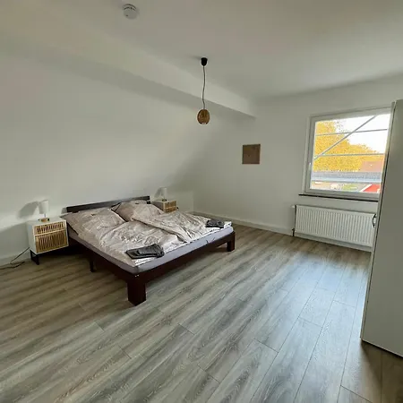 شقة Komfort & Stil, Moderne Mit Fitnessraum