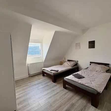 Komfort & Stil, Moderne Mit Fitnessraum شقة