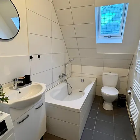 Komfort & Stil, Moderne Mit Fitnessraum شقة