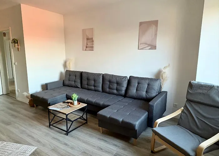 Komfort & Stil, Moderne Mit Fitnessraum 公寓