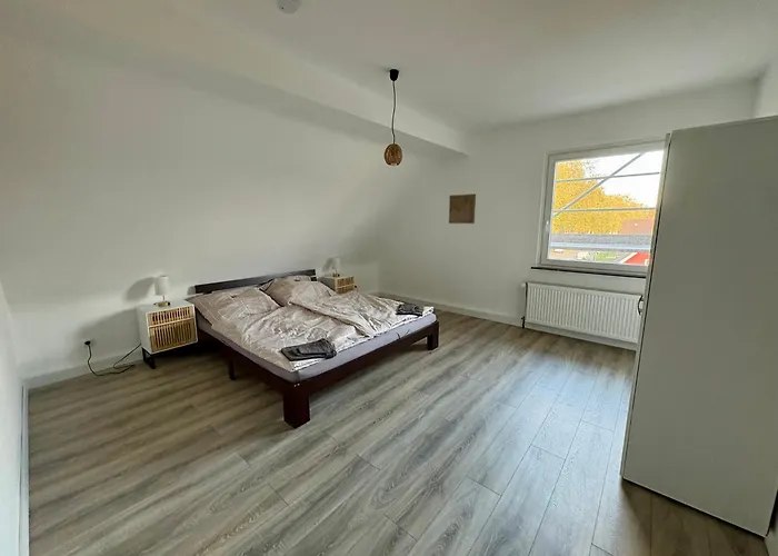 شقة Komfort & Stil, Moderne Mit Fitnessraum