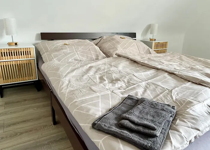 شقة Komfort & Stil, Moderne Mit Fitnessraum