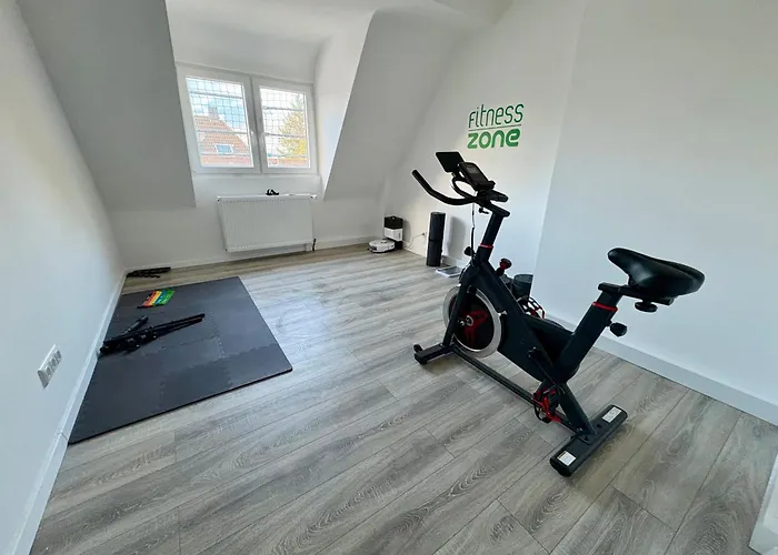 Komfort & Stil, Moderne Mit Fitnessraum شقة