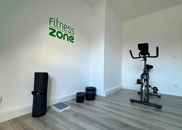 Komfort & Stil, Moderne Mit Fitnessraum شقة